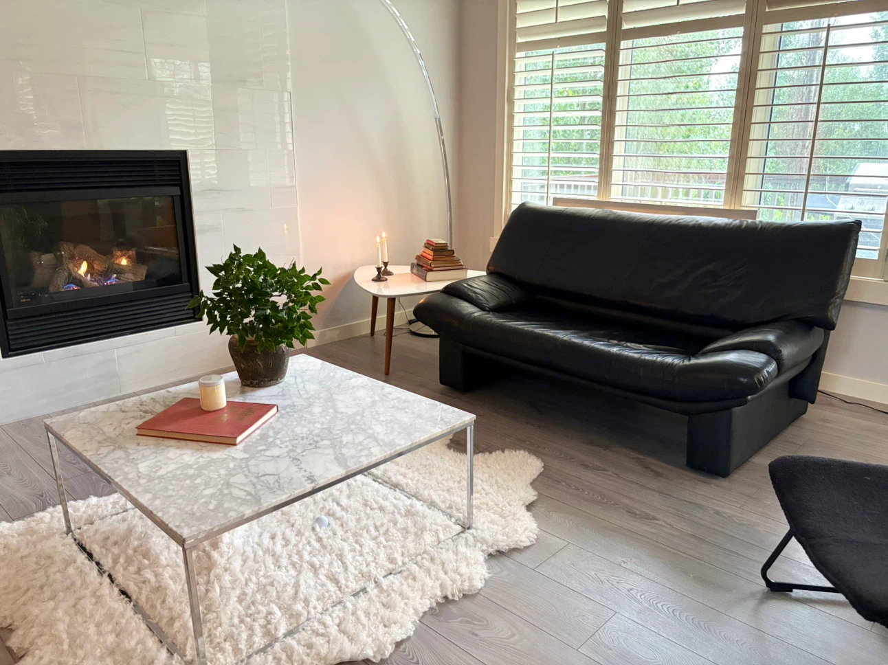 NICOLETTI SALOTTI GENUINE ITALIAN LEATHER LOVESEAT! - photo 4