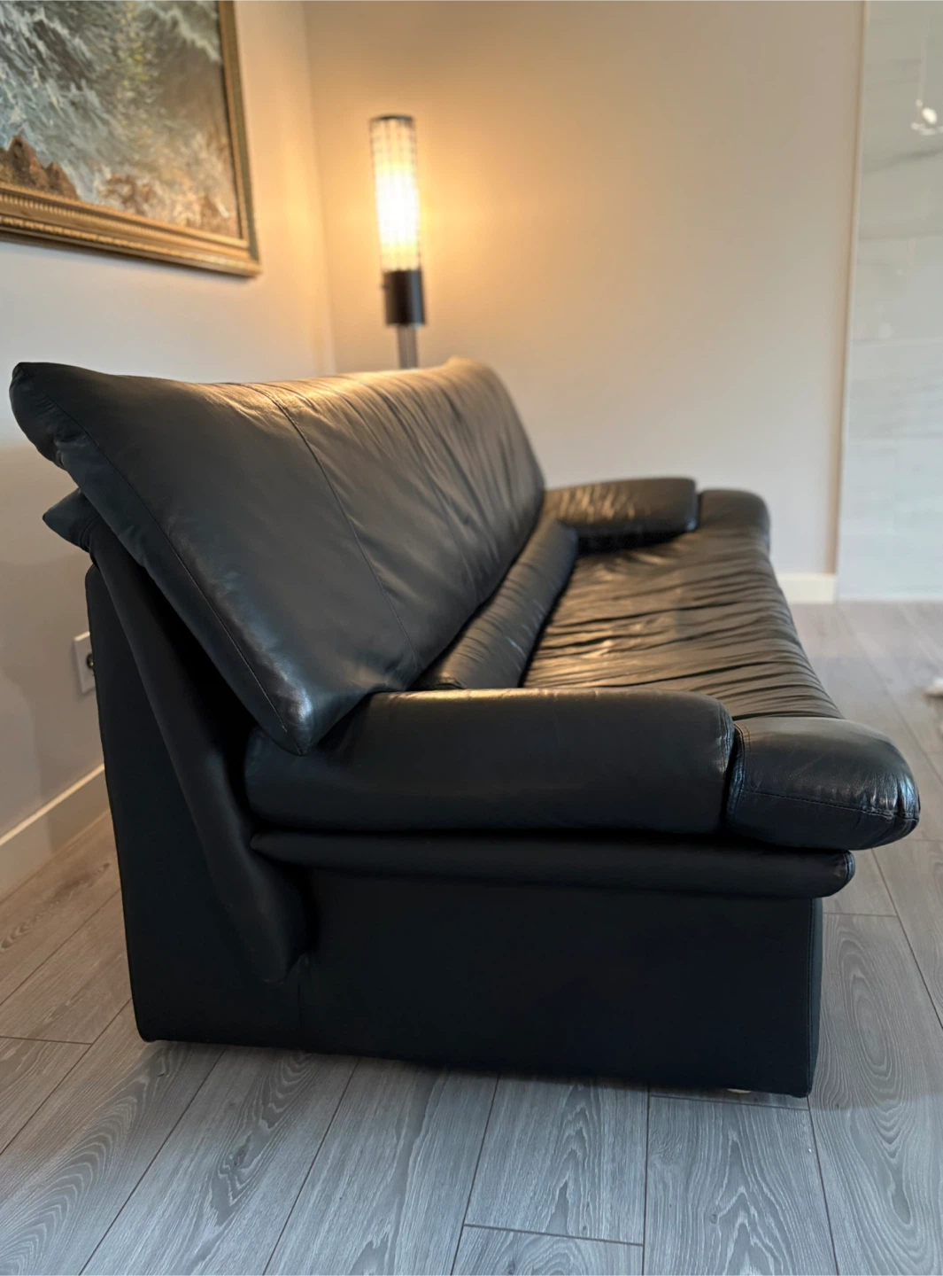 NICOLETTI SALOTTI GENUINE ITALIAN LEATHER SOFA! - photo 3