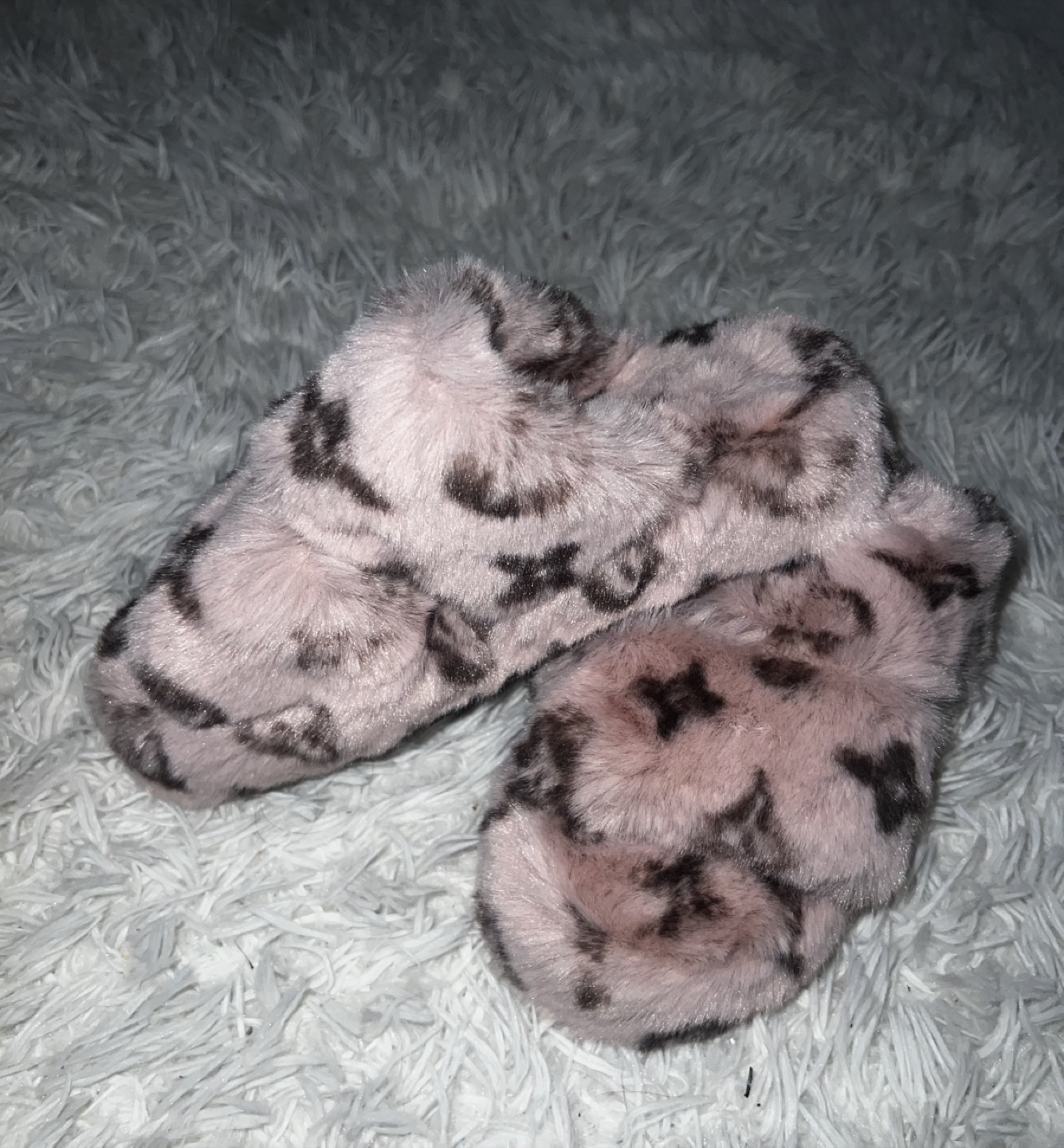 Pink fuzzy slippers with LV monogram print - photo 2