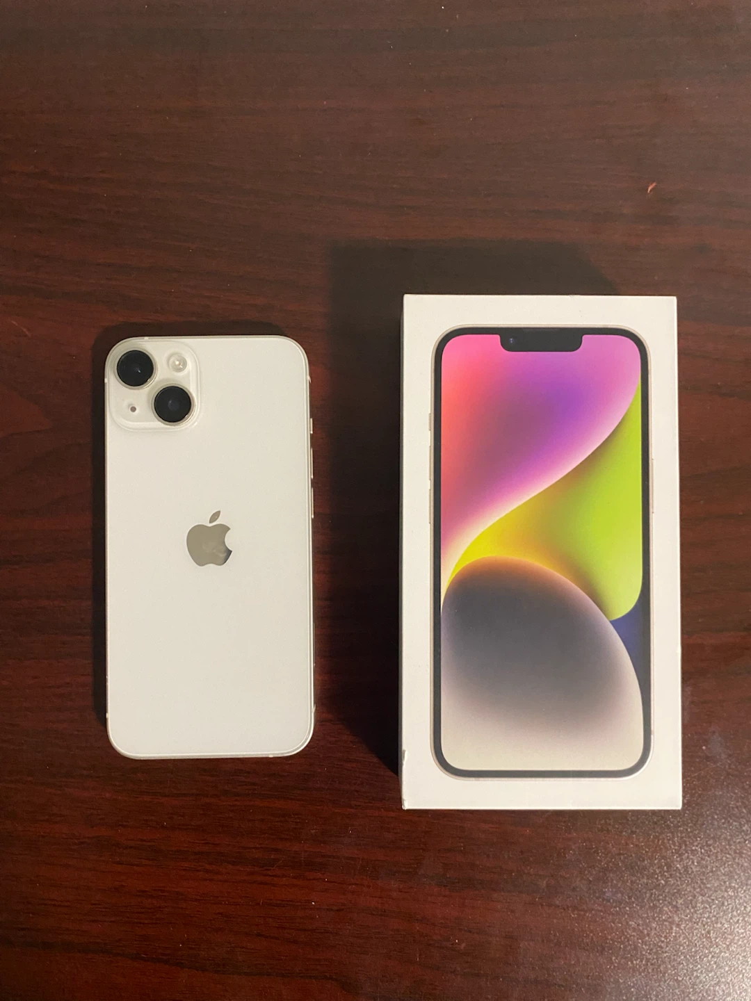 Apple iPhone 14 - 128GB - Starlight