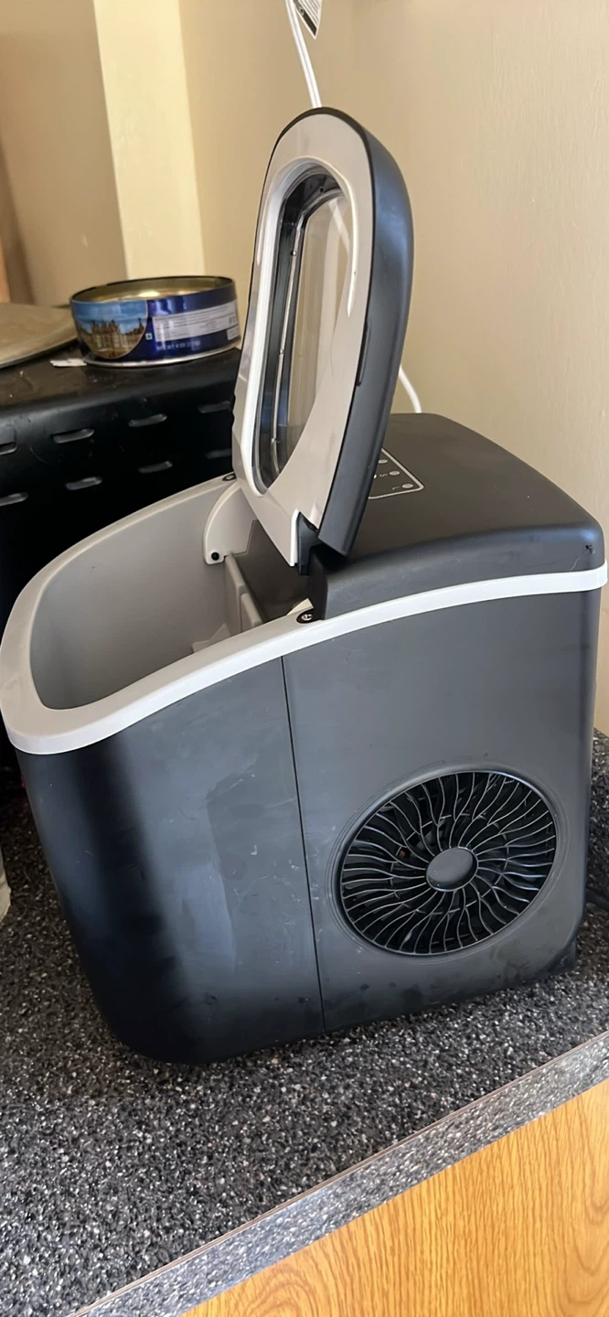 Frigidaire Black Ice Maker - photo 5