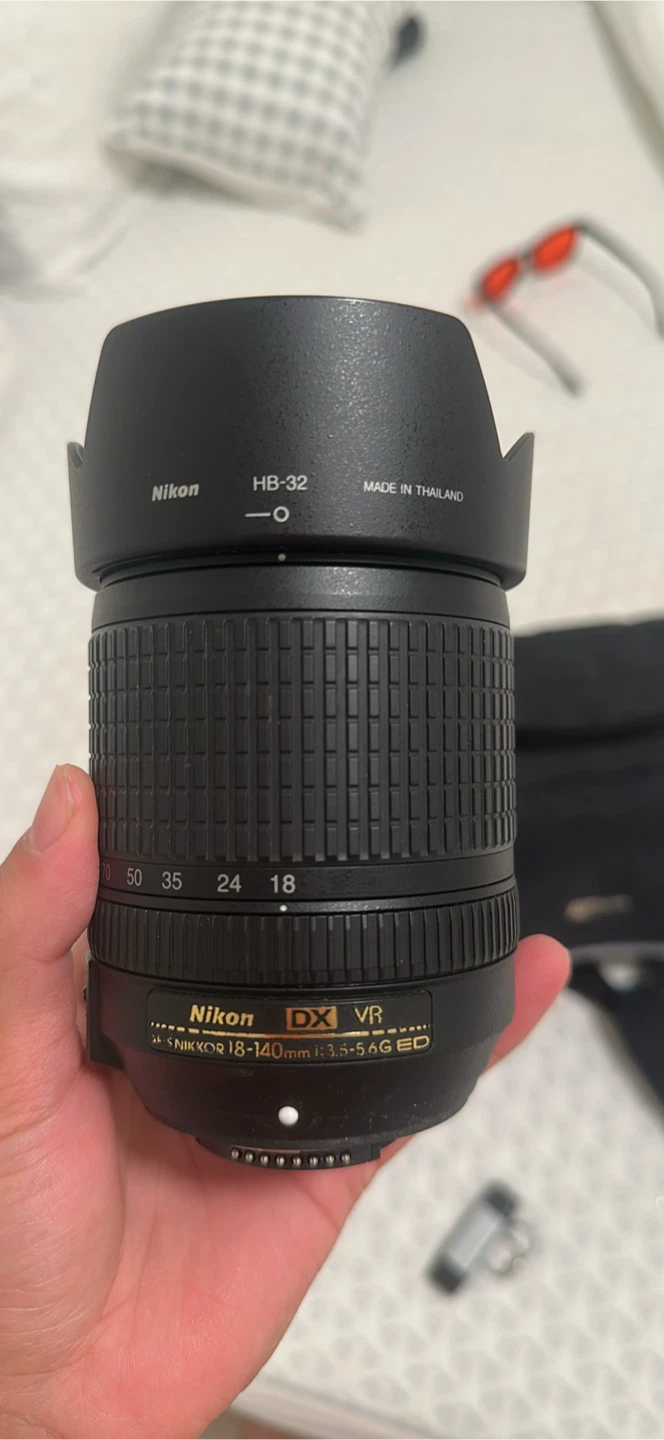 Nikon D5200 DSLR Camera with 18-140mm Lens and Bag - photo 2