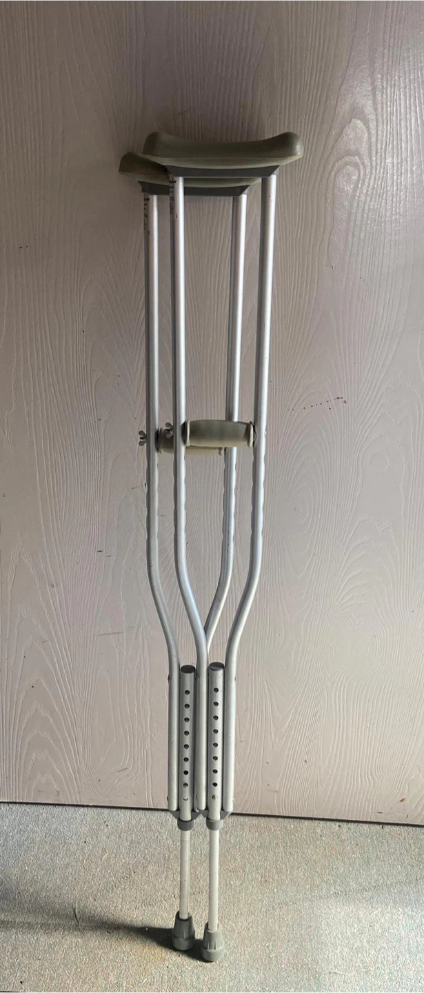 Aluminum Crutches