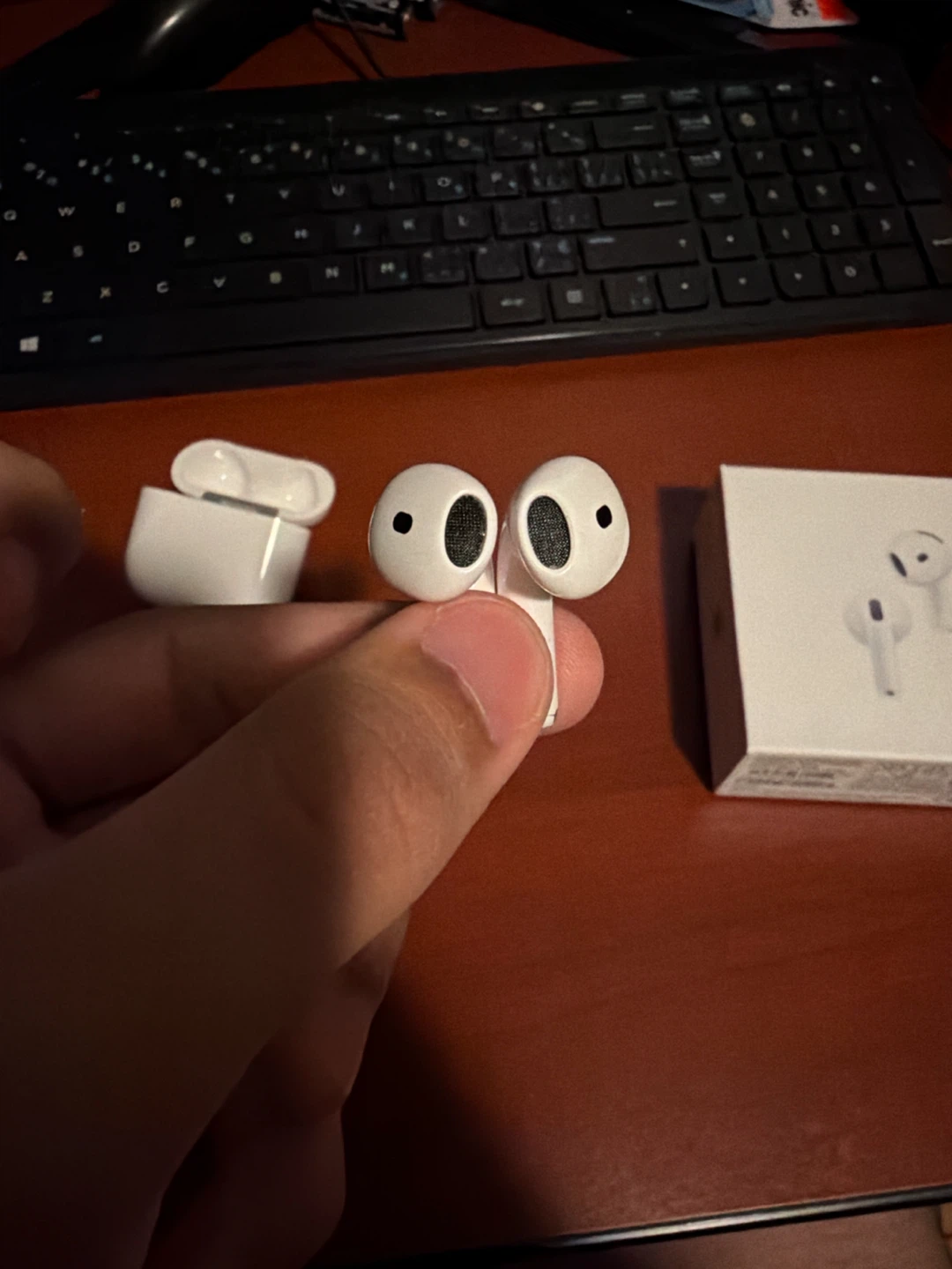 AirPod 4thgens active noise cancelling - photo 3