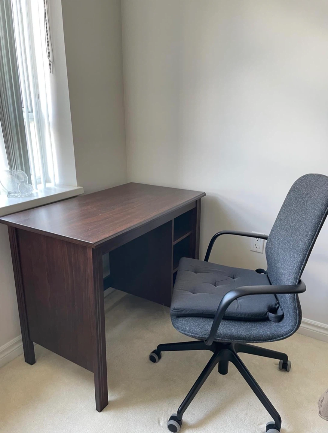 Dark Wood Desk (Pick up in Scarborough)