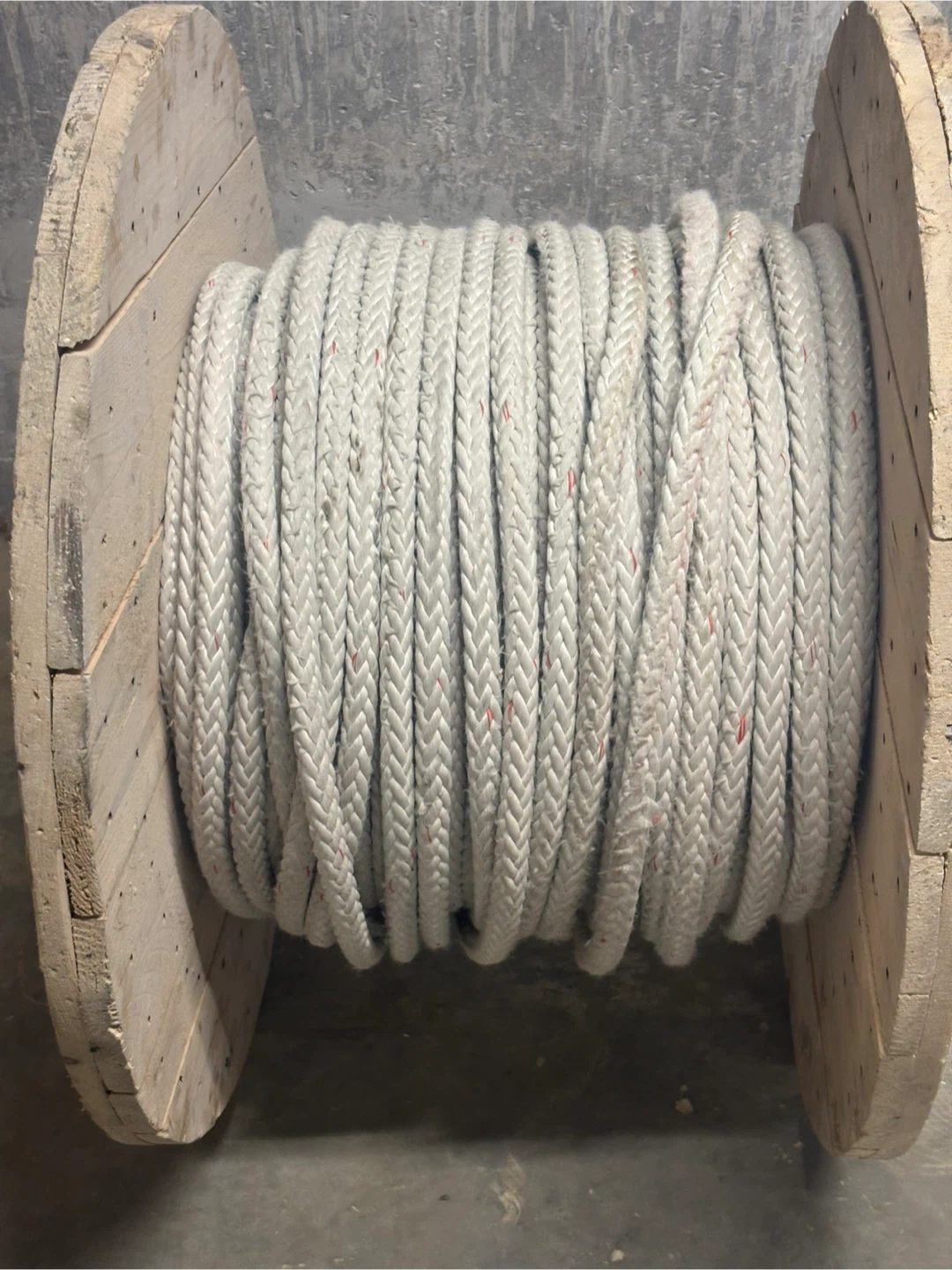 Large Spool of Heavy Duty Rope - photo 3