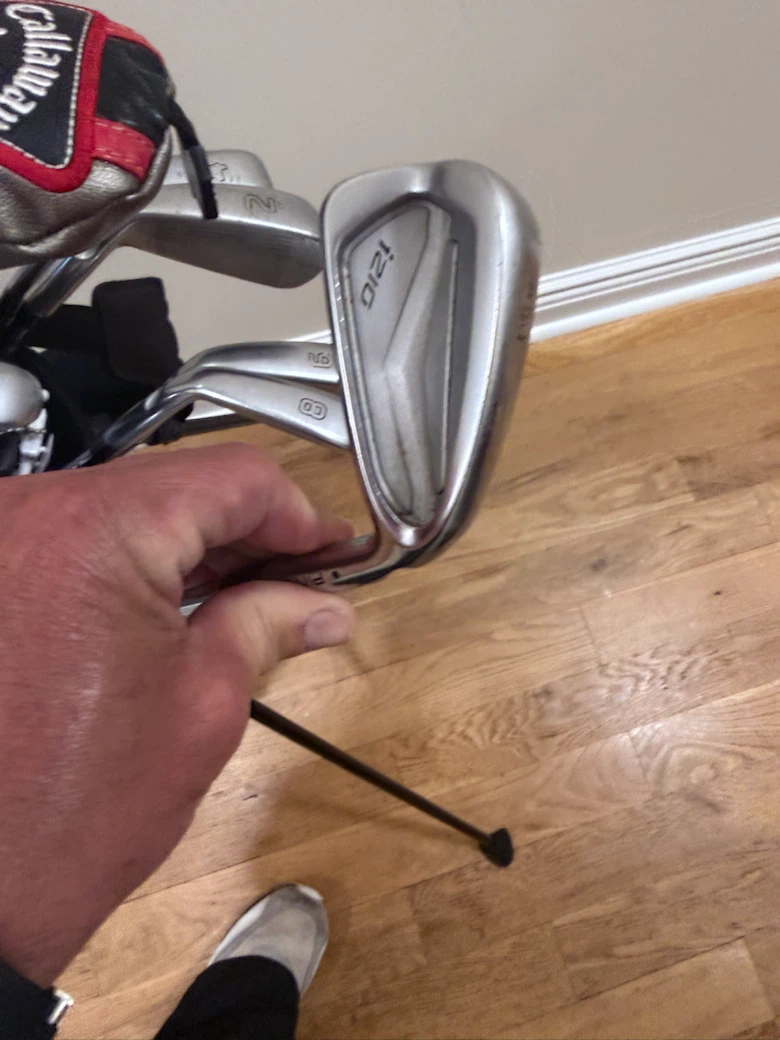 Ping irons & Malbon bag & odyssey putter & Callaway three iron - photo 4