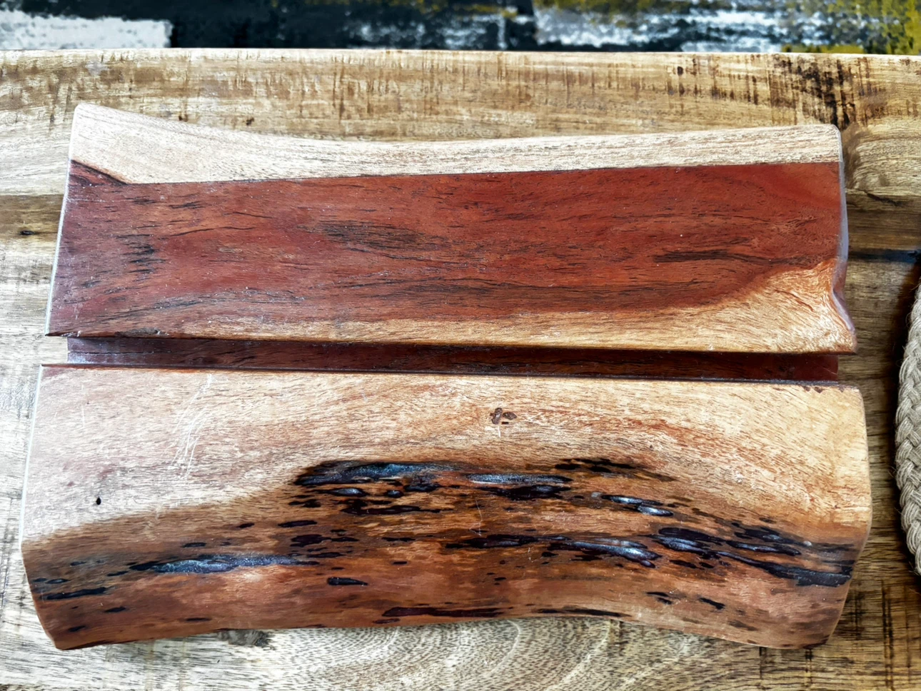 Live edge tablet holder - photo 2