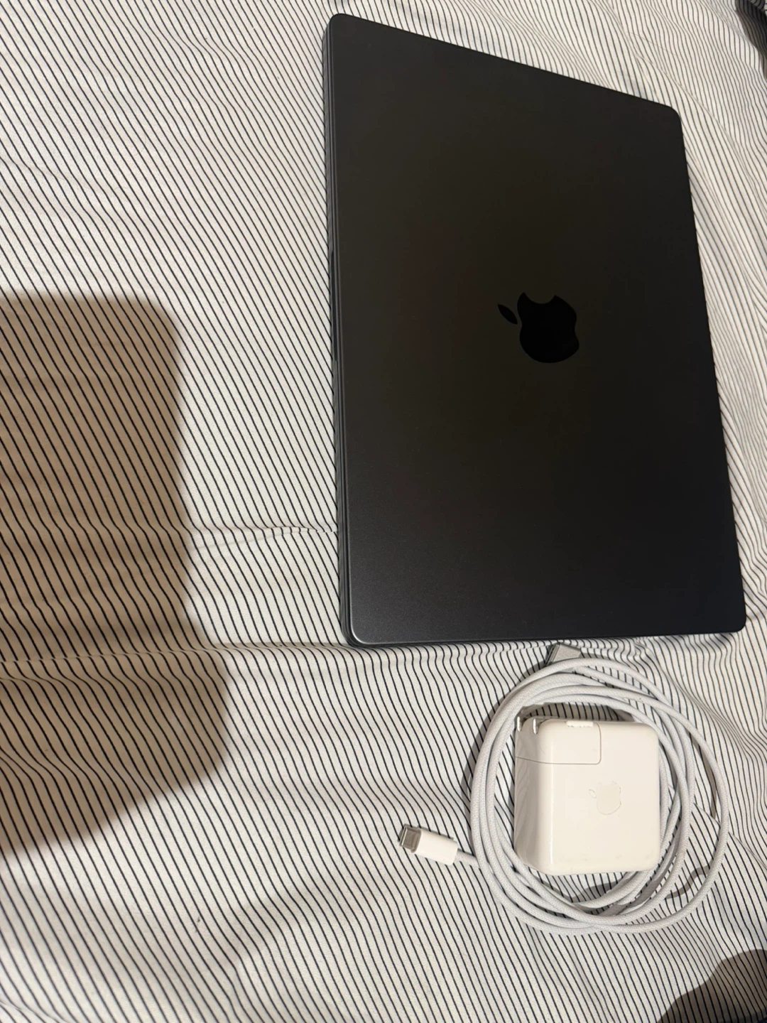MacBook A3401 M4 PRO 24GB/512GB - photo 4