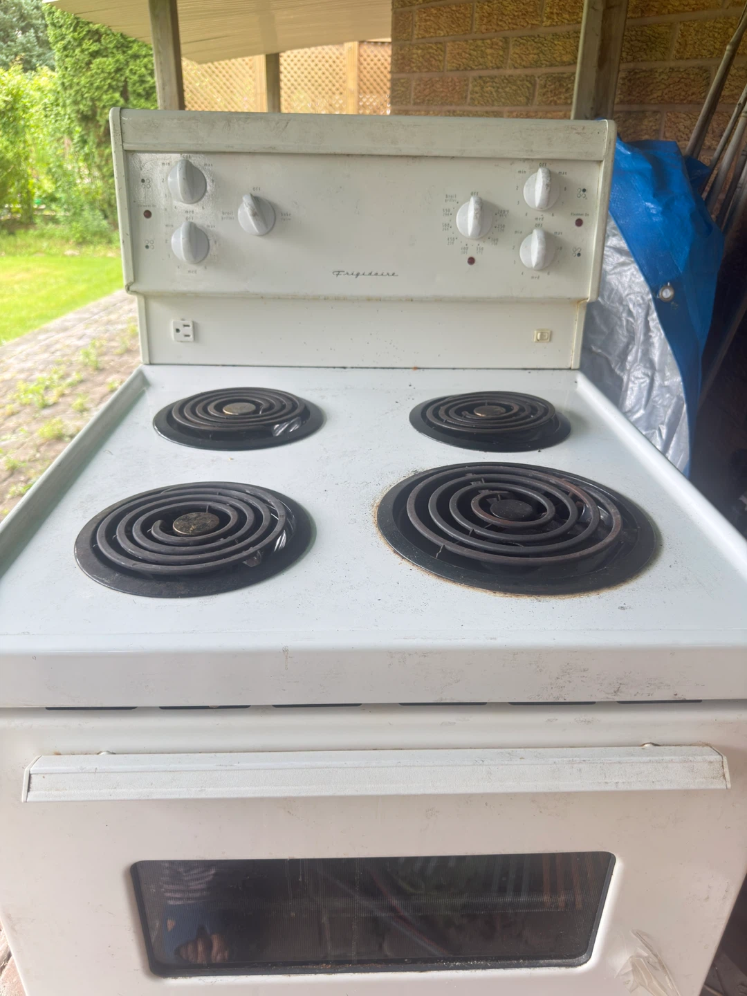 Frigidaire Electric Stove - photo 2