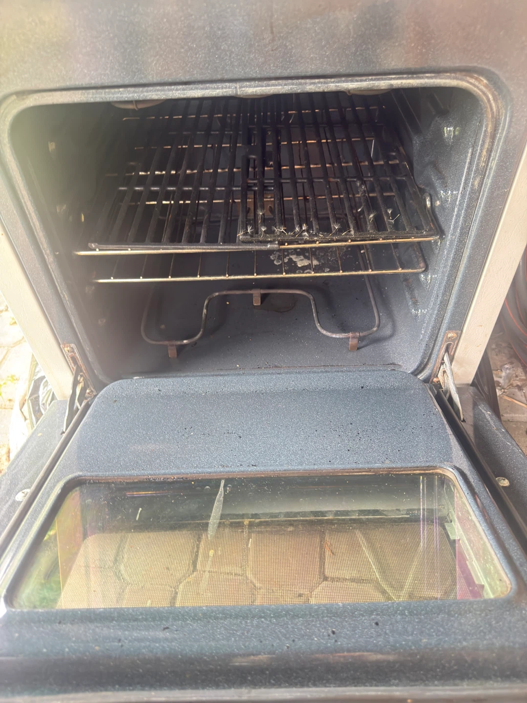 Frigidaire Electric Stove - photo 4