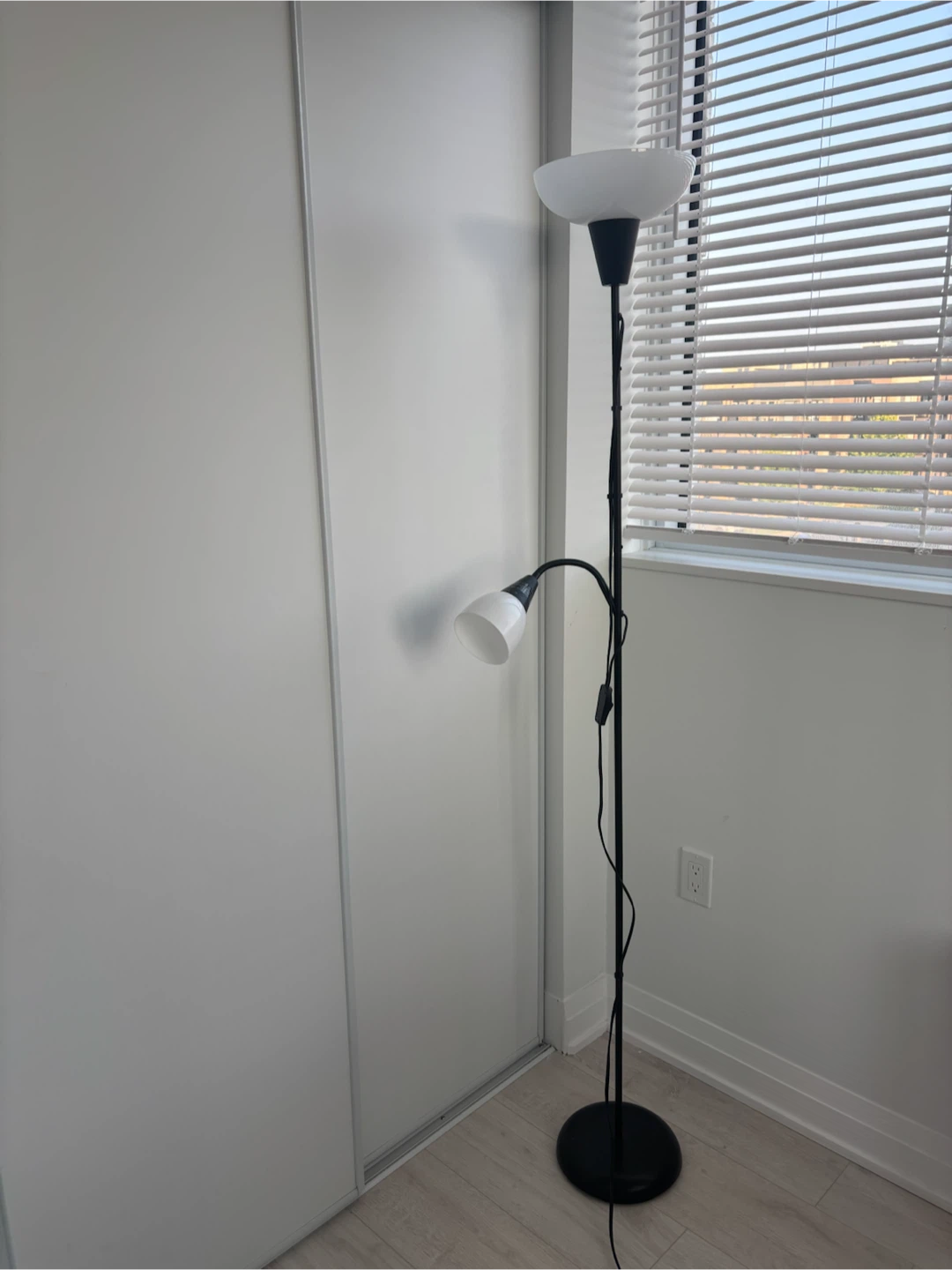 IKEA Tagarp floor lamp - black - photo 2