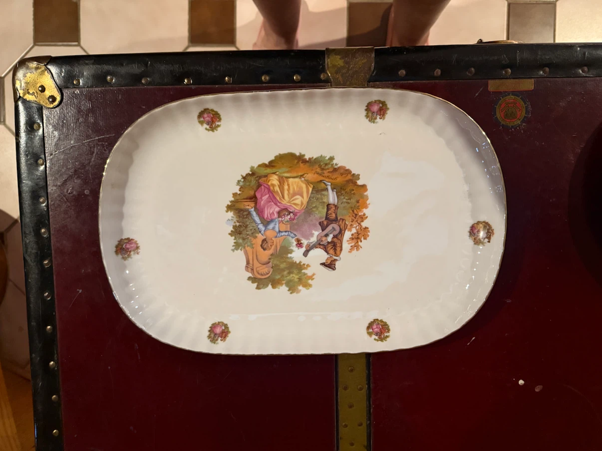 Decorative Serving Platter with Romantic Scenes