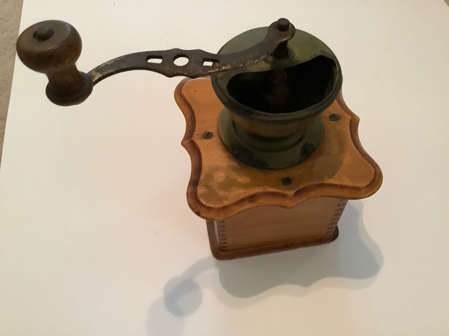 Antique Wd Hank Crank Coffee Grinder w Pull Out Grounds Drawer 🐞 - photo 2