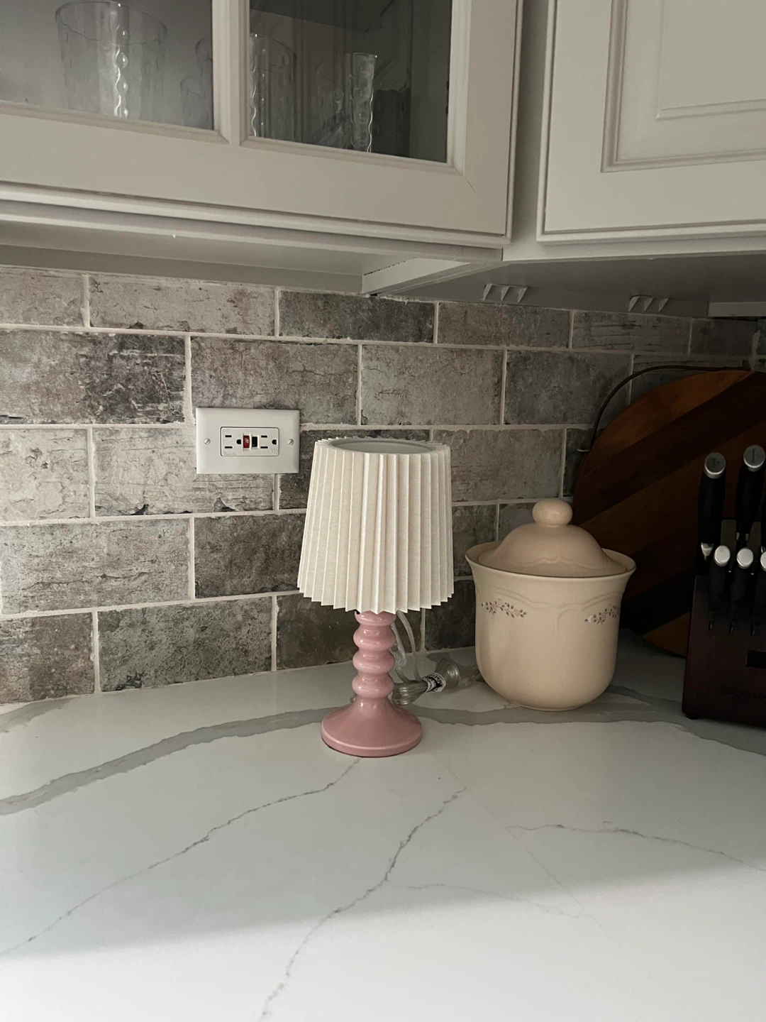 Pink Ceramic Pleated Table Lamp - photo 3