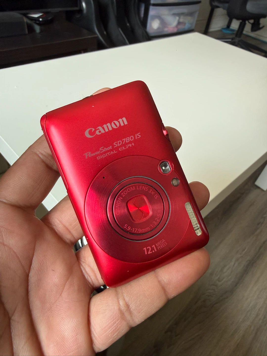 Canon PowerShot SD780 IS Digital ELPH Camera