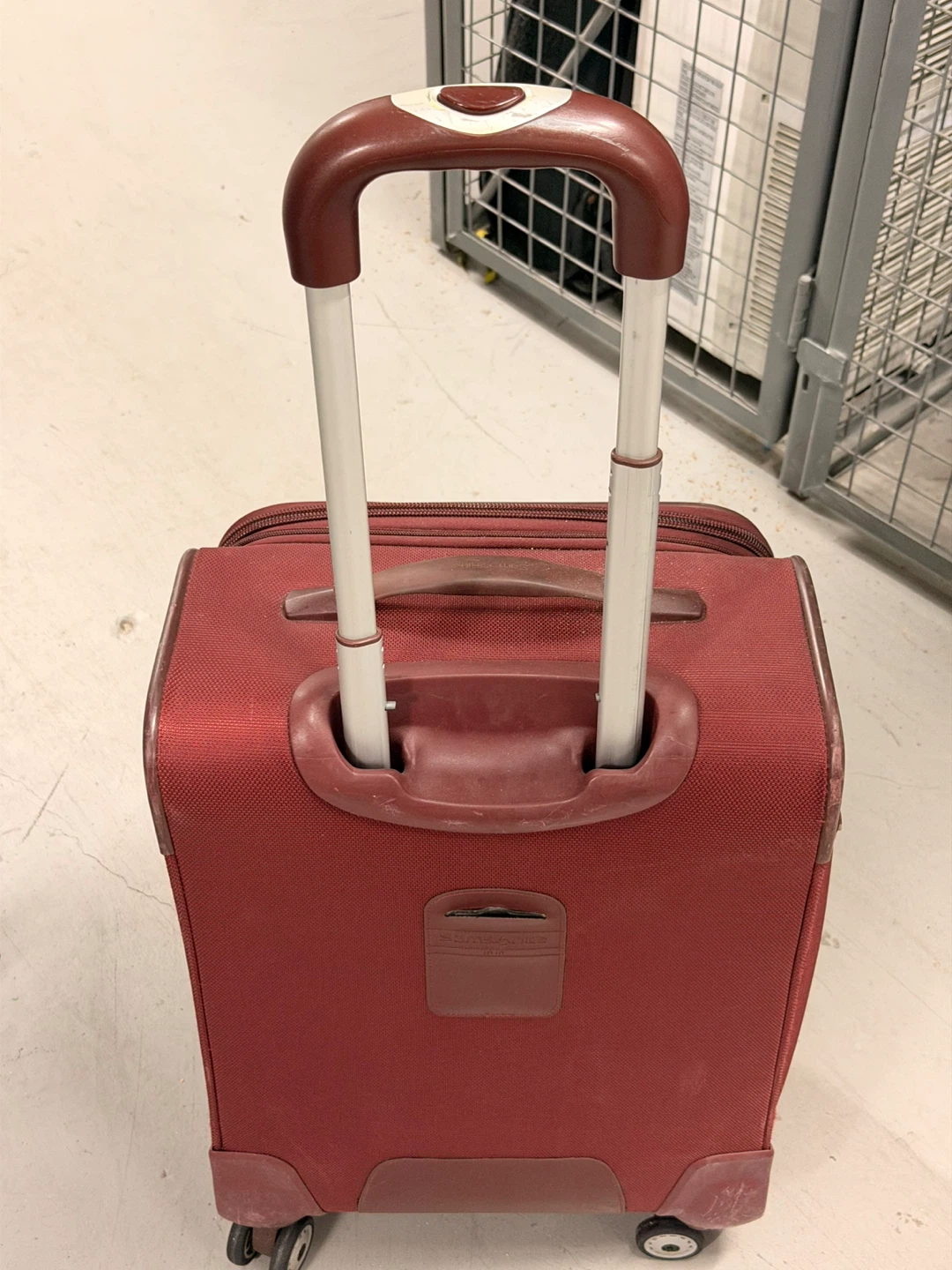 Samsonite Red Carry On Suitcase - photo 2