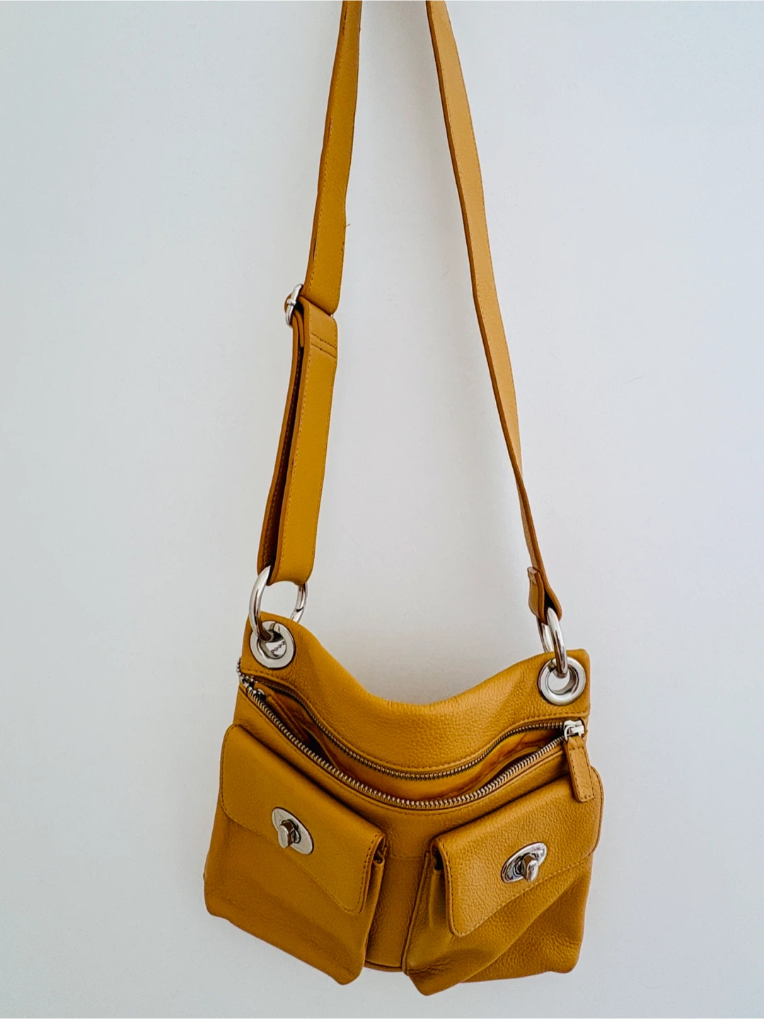 Danier Leather Messenger Bag Mustard Yellow - photo 2