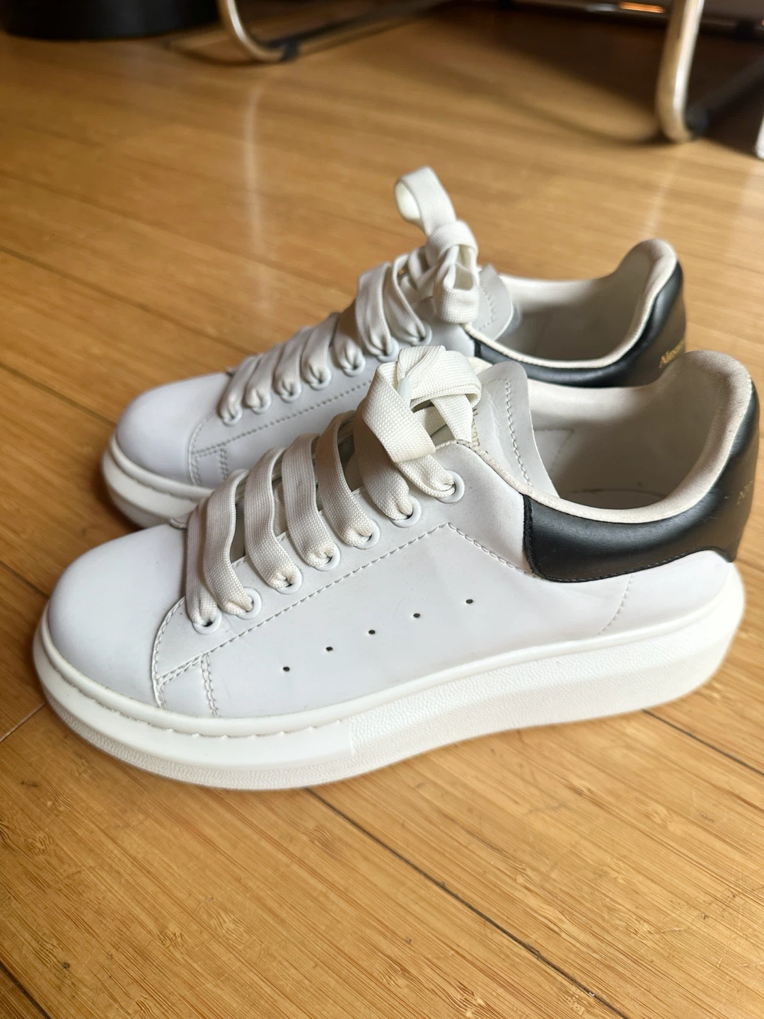 WOMEN SIZE 6/36 ALEXANDER MCQUEEN OVERSIZED SNEAKER SHOES