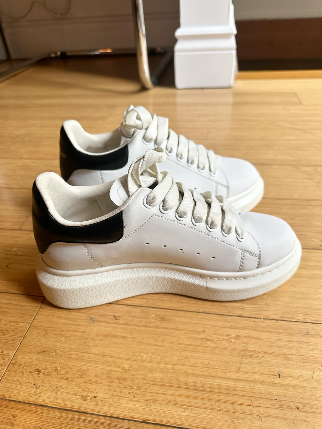 WOMEN SIZE 6/36 ALEXANDER MCQUEEN OVERSIZED SNEAKER SHOES - photo 4