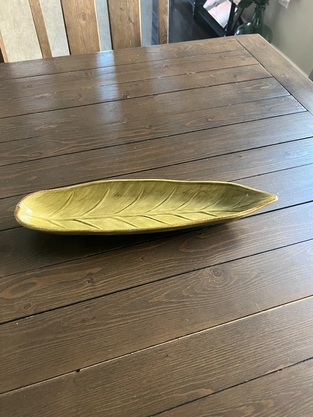 Linens & Things Leaf Shaped Dish