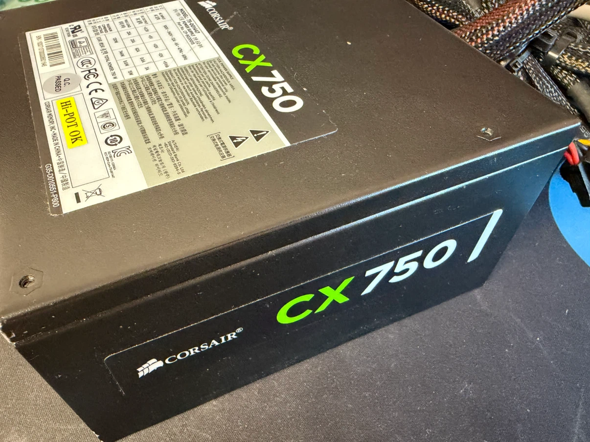 Corsair CX750 Power Supply Unit - photo 2