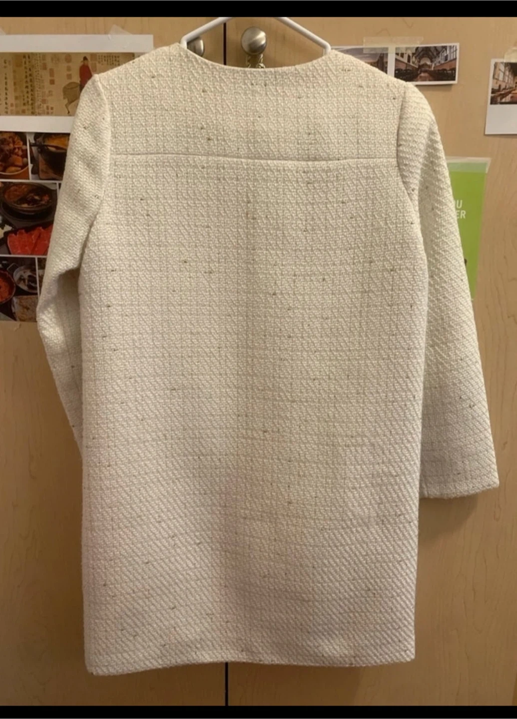 Cream Tweed Jacket with Gold Chain Detail - photo 4