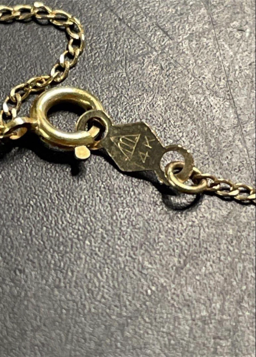 14k Gold Letter E Necklace - photo 3