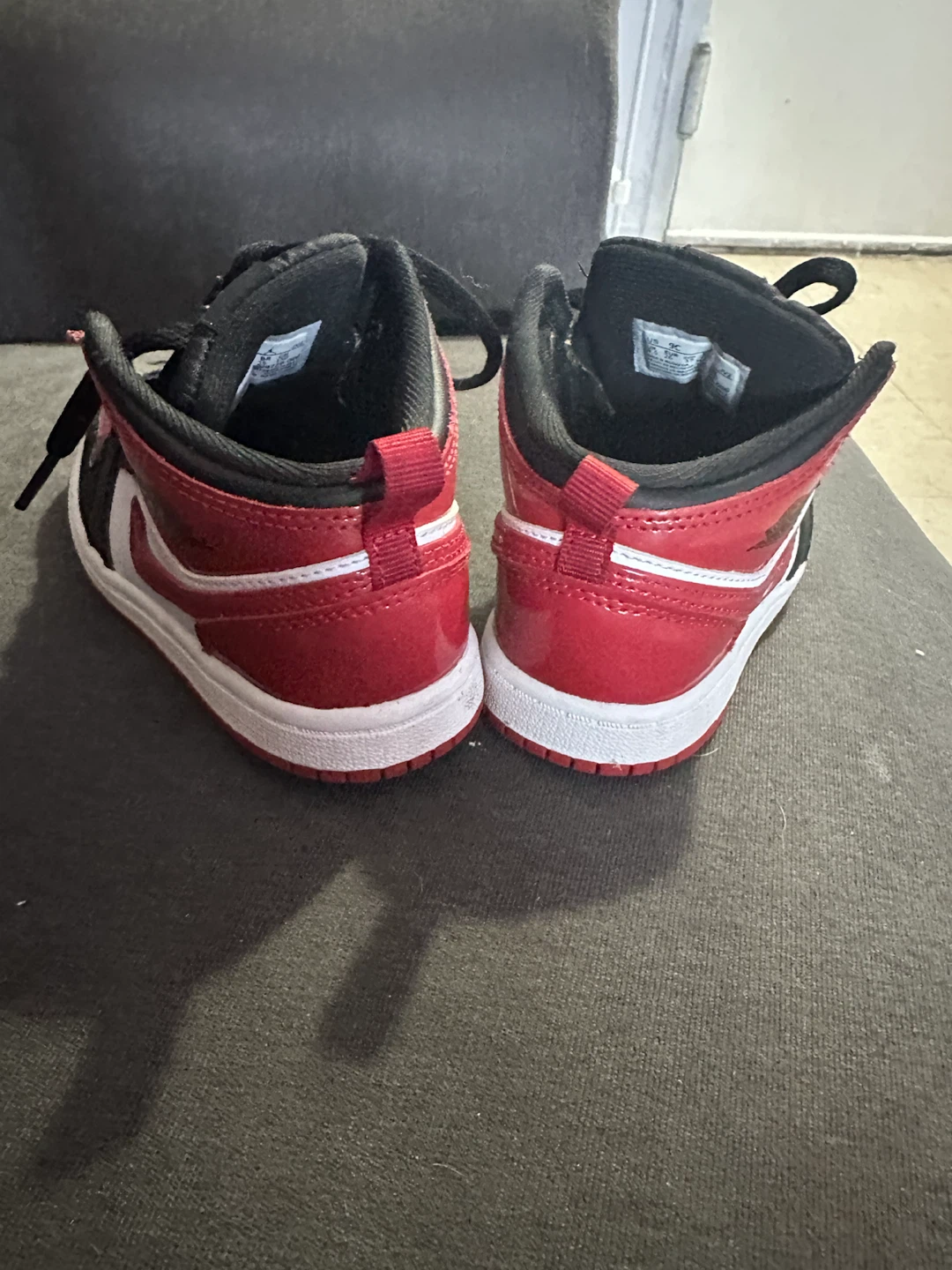 Jordan 1 Mid (TD) SE 'Varsity Red' - Size 9C - photo 3
