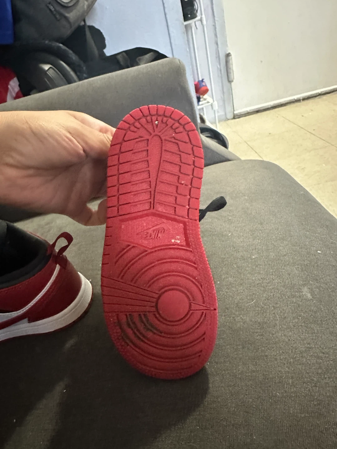 Jordan 1 Mid (TD) SE 'Varsity Red' - Size 9C - photo 4
