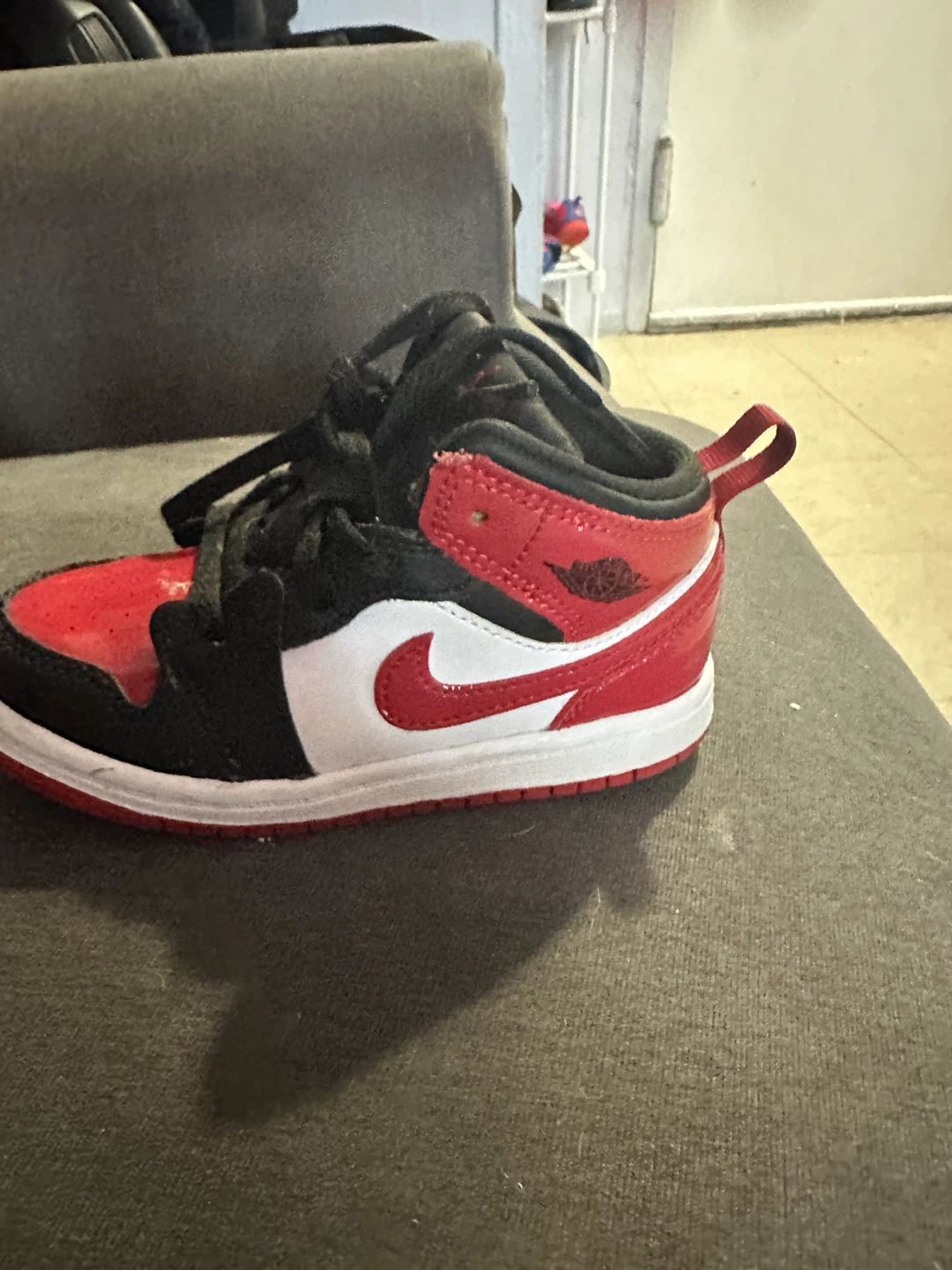 Jordan 1 Mid (TD) SE 'Varsity Red' - Size 9C - photo 5