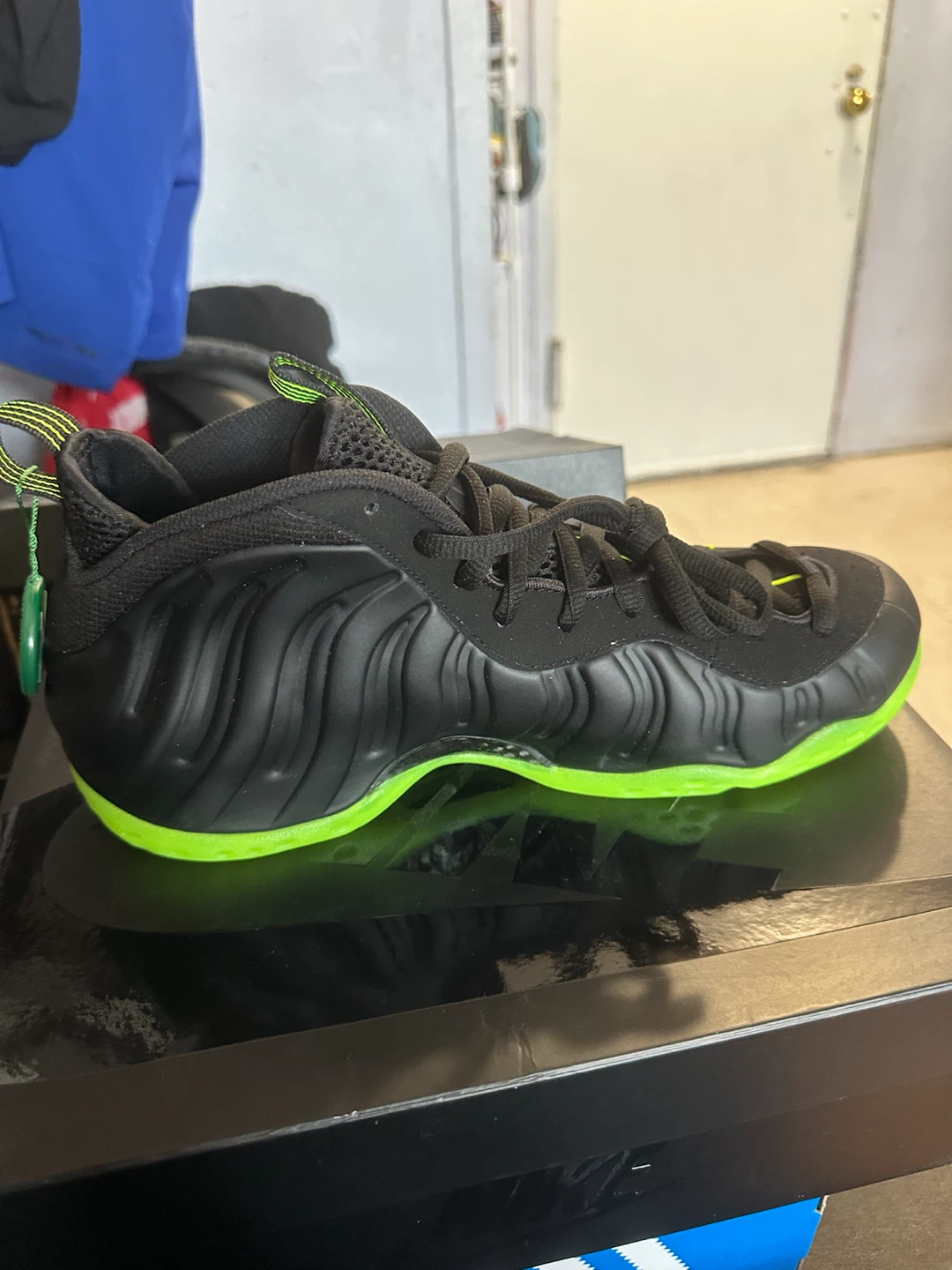 Nike Air Foamposite Pro Black Volt Sneakers - photo 5