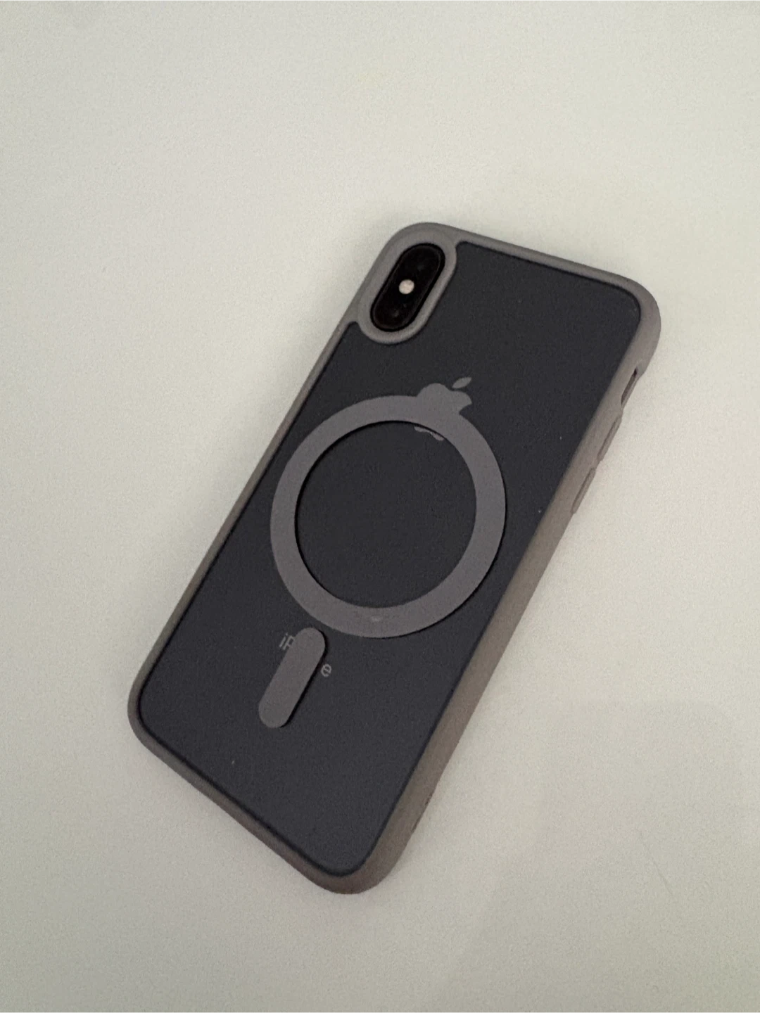 iPhone XS with Charger - photo 4