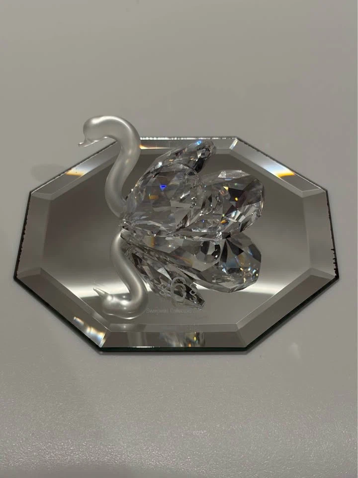 Swarovski Crystal Figurines - Swan, Butterfly, Toucan - photo 4