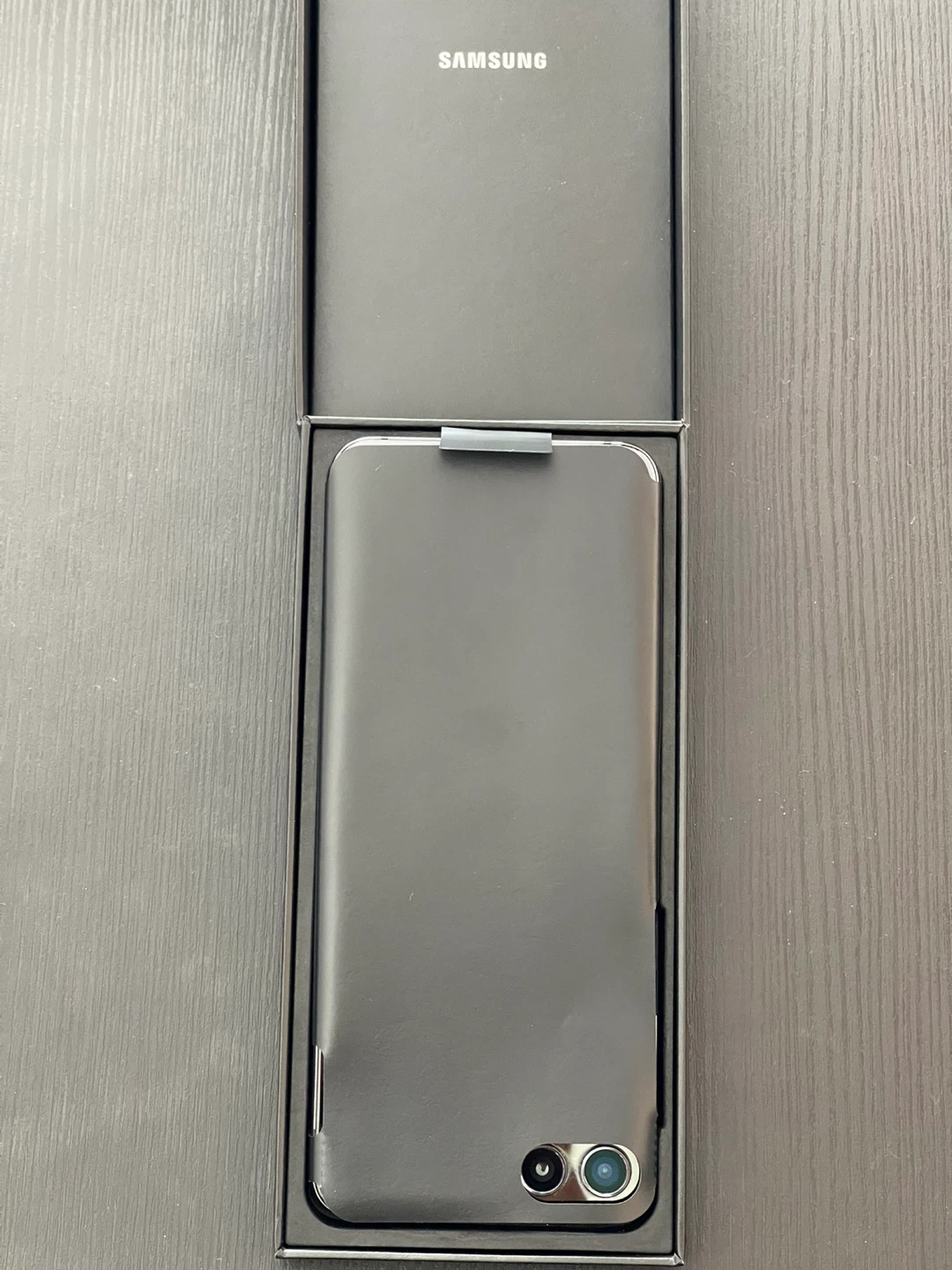 Mint condition Samsung Galaxy Z Flip5, as good as open box - photo 4