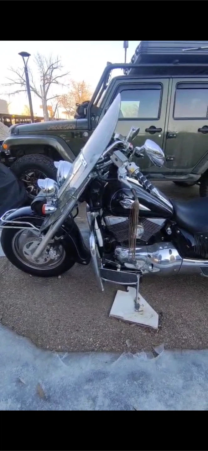 Suzuki Intruder V1500 Motorcycle