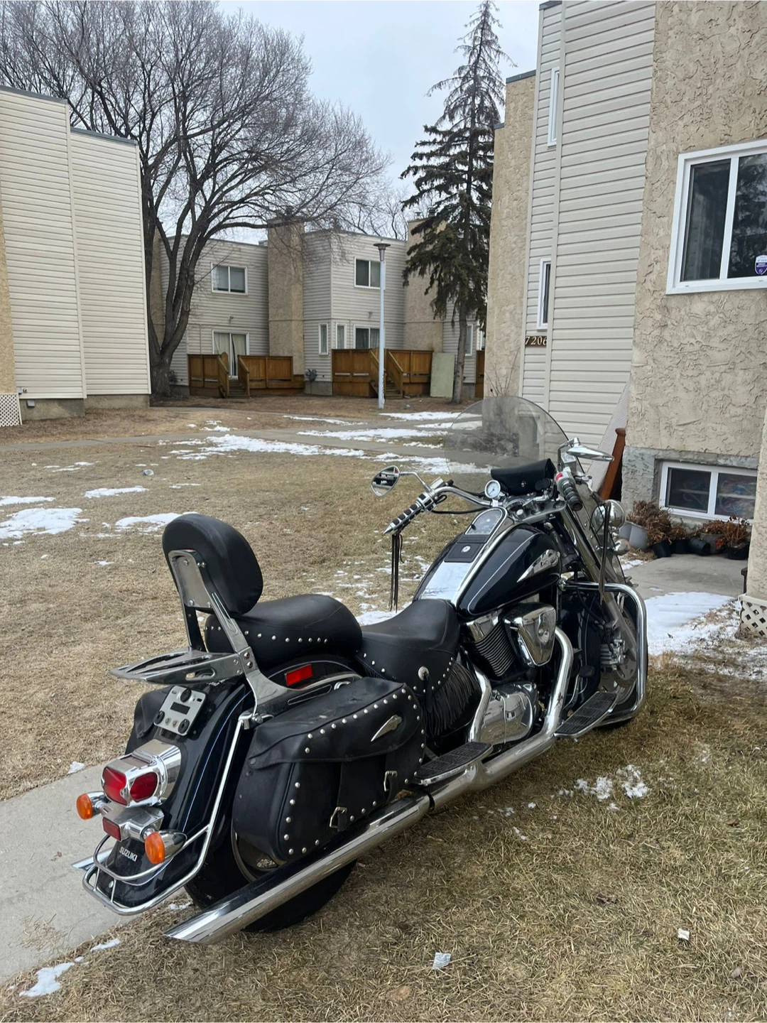 Suzuki Intruder V1500 Motorcycle - photo 2