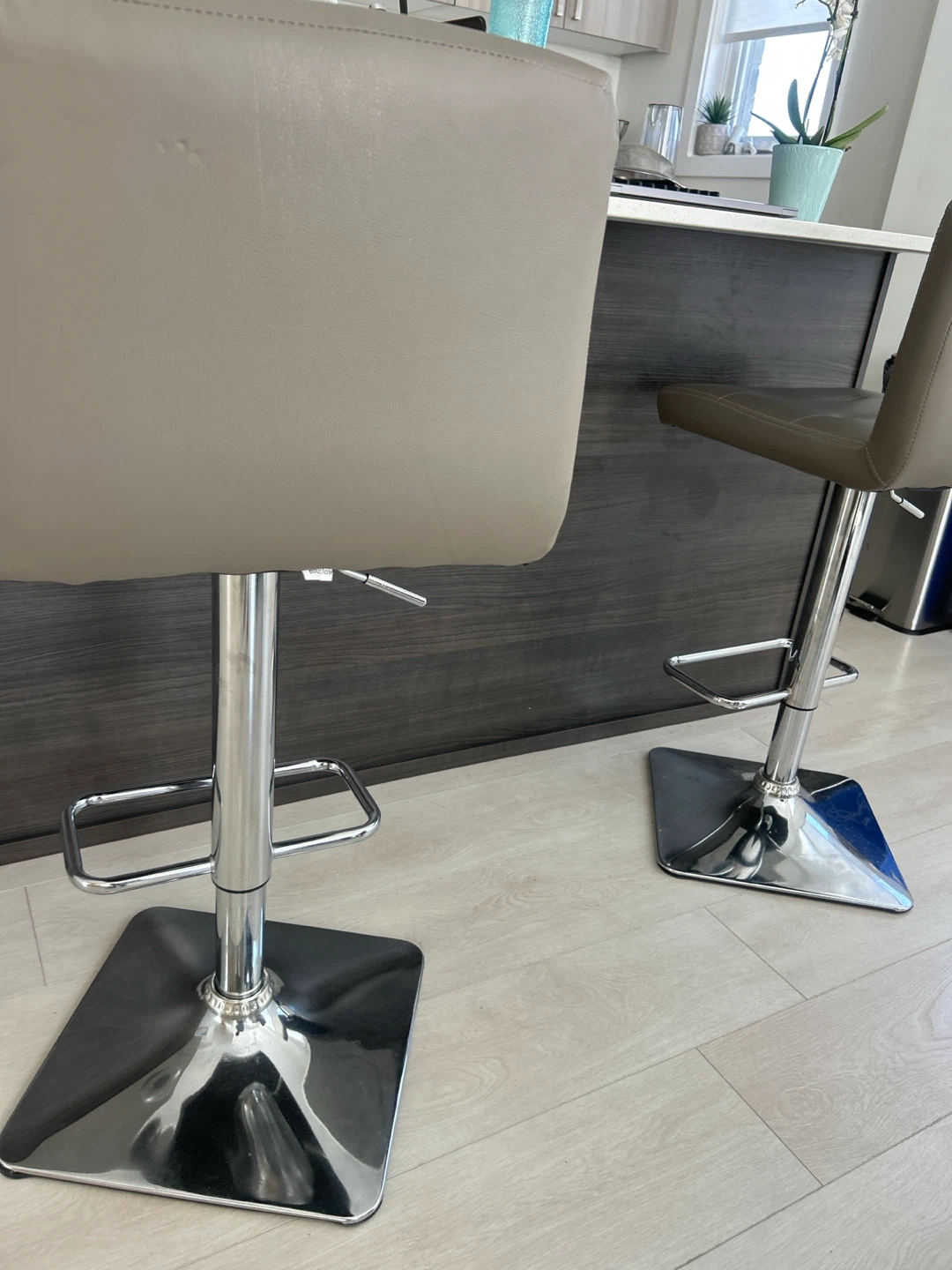 Adjustable Bar Stools (Set of 2) - photo 4