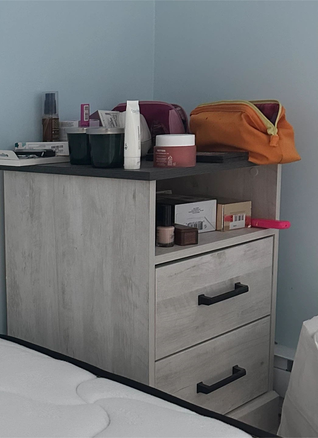 Matching 3-Piece Bedroom Set (6-Drawer Dresser & 2 Nightstands) - photo 2