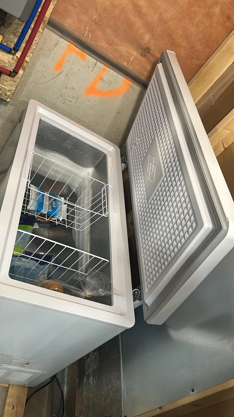 7.0 cu ft Chest Freezer - photo 2