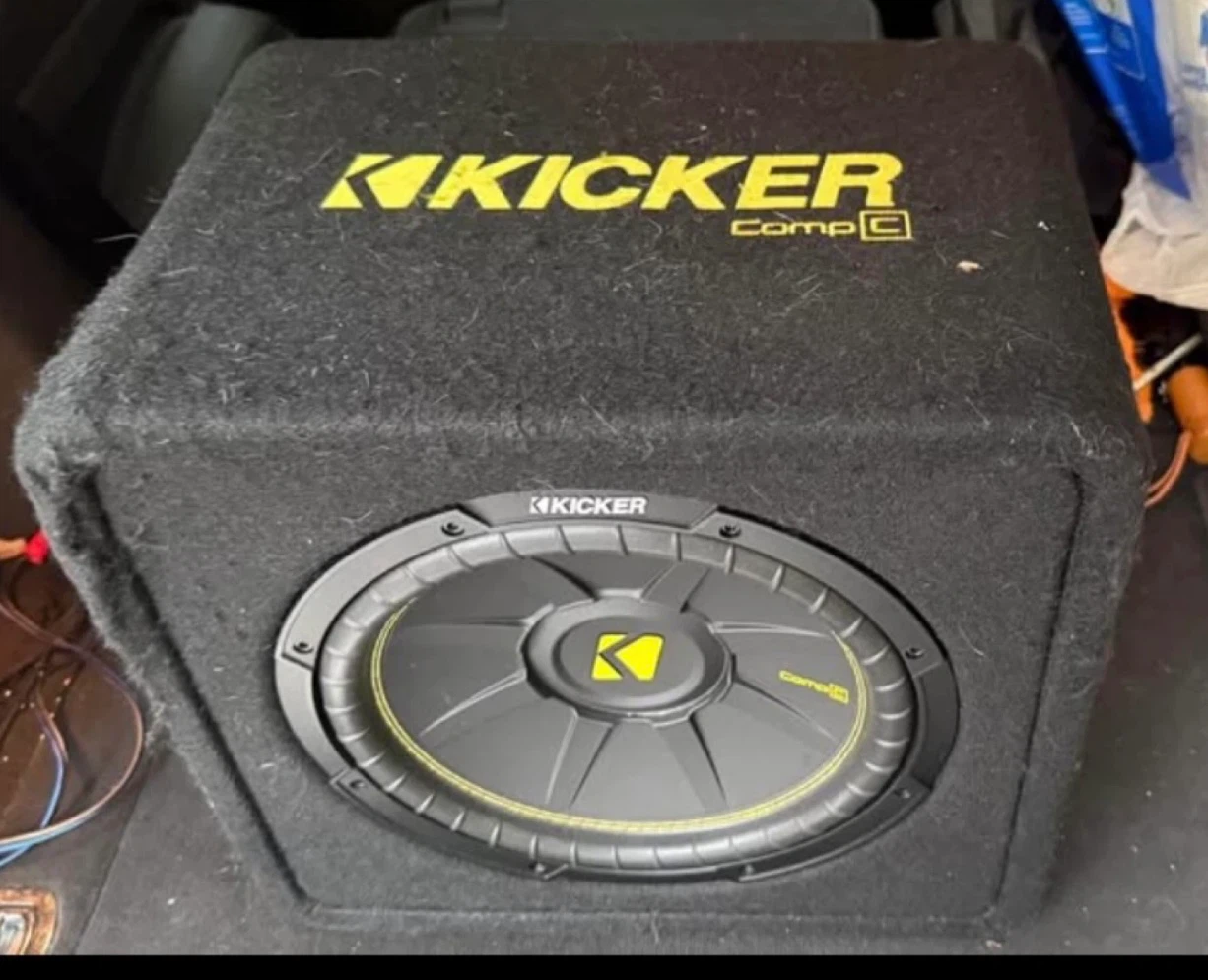 Amplifier & Kicker Comp C Subwoofer
