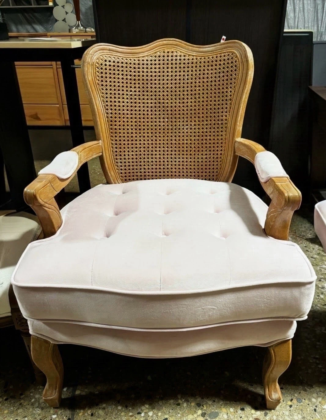 New Traditional French Provincial Wide Oak Wood Armchair - photo 4
