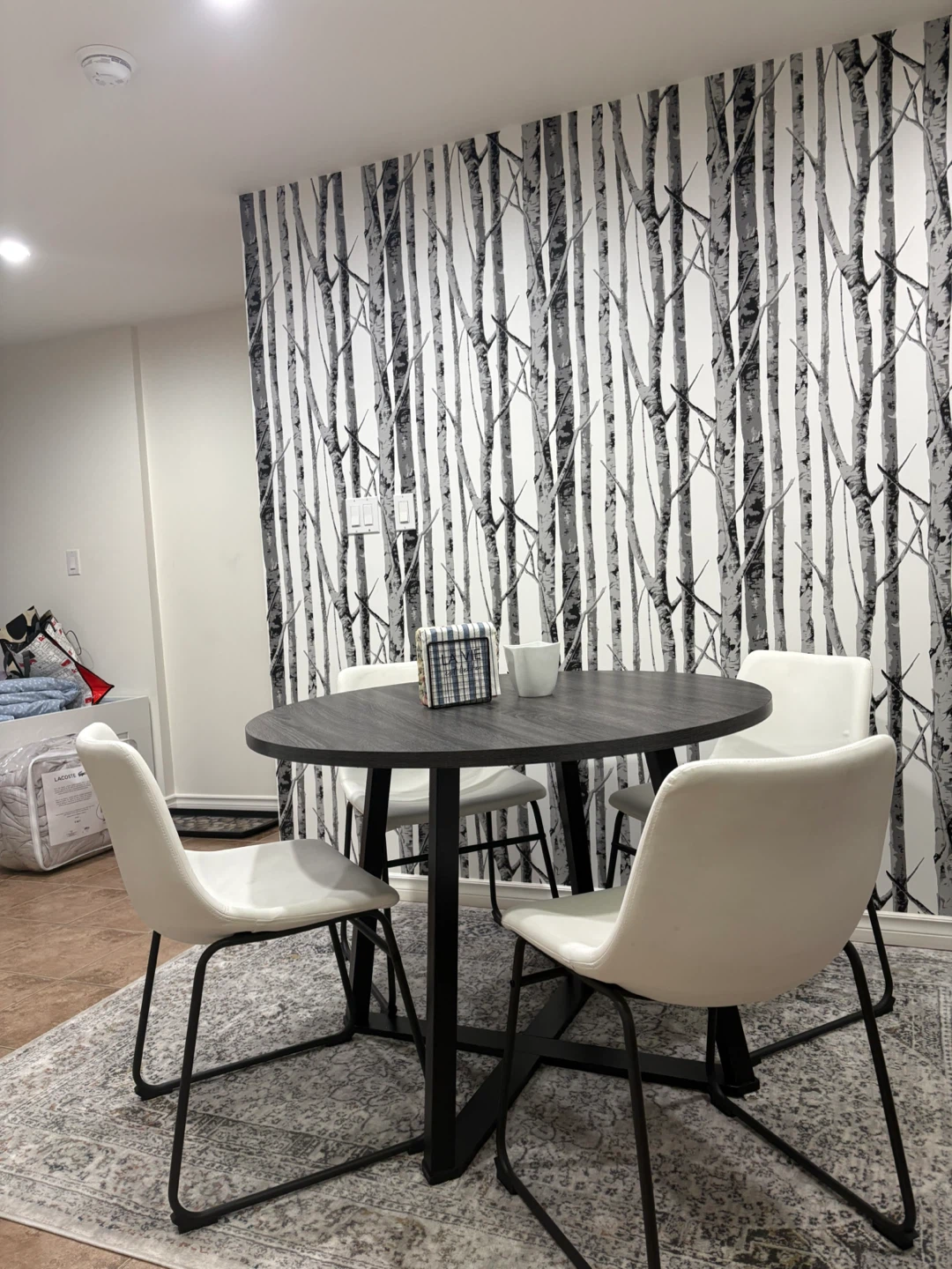 Round Dining Table with 4 White Chairs - photo 5
