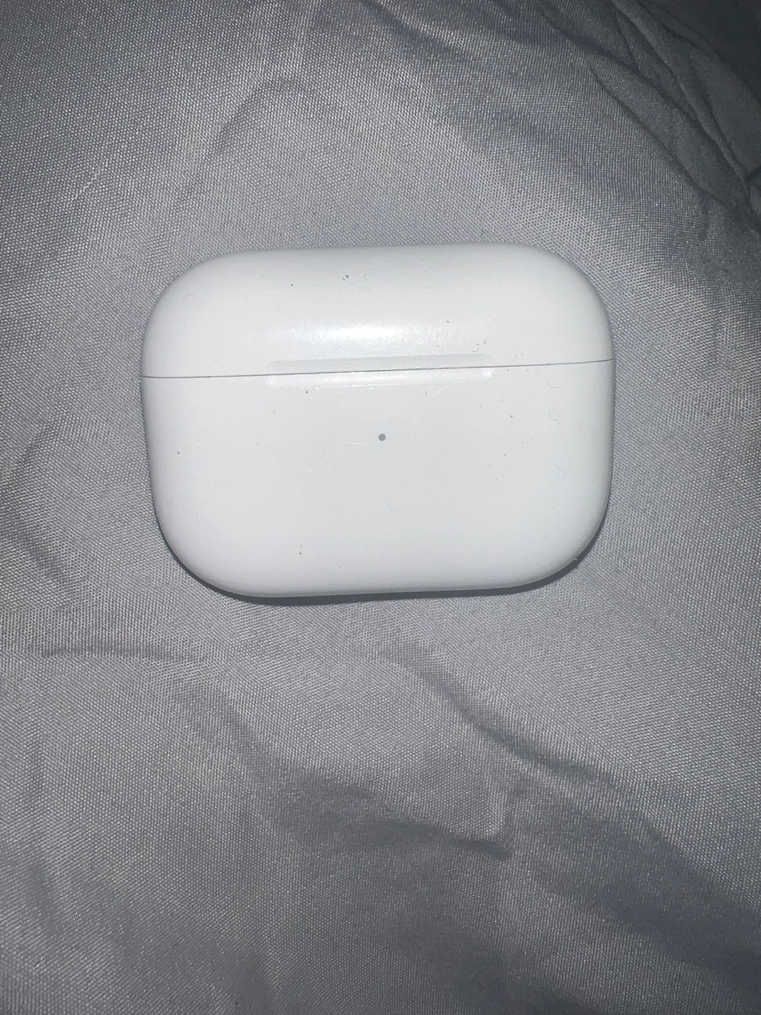 Apple AirPods Pro (2nd Gen) Charging Case - photo 3