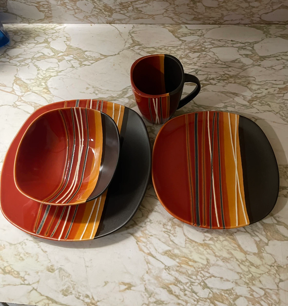 Hometrends Striped Dishware Set 12 place settings - photo 2