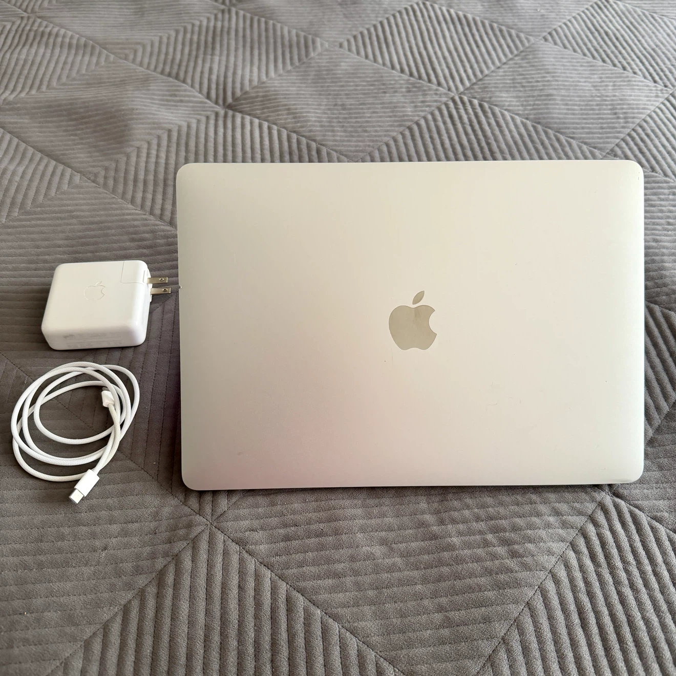 M1 / Macbook Pro 2020 / 512GB Storage / 8GB RAM - photo 3
