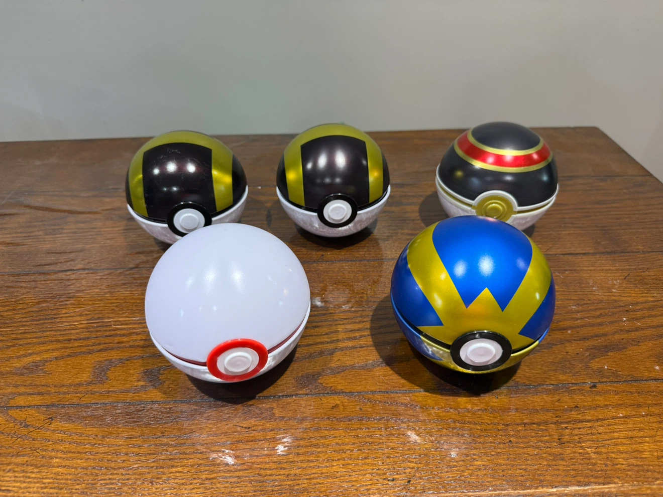 Pokémon Poké Ball Collection