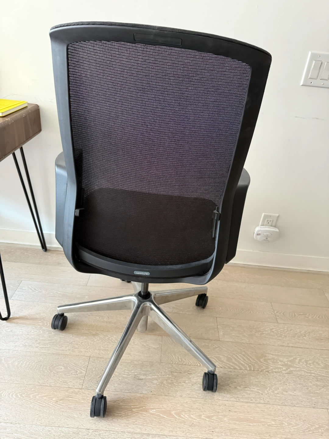 Black Mesh Office Chair - photo 2