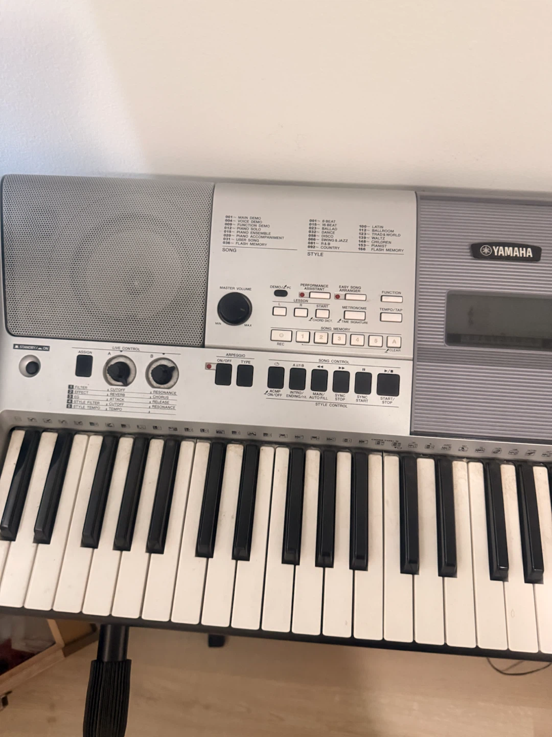 Yamaha PSR-E413 Keyboard - photo 4