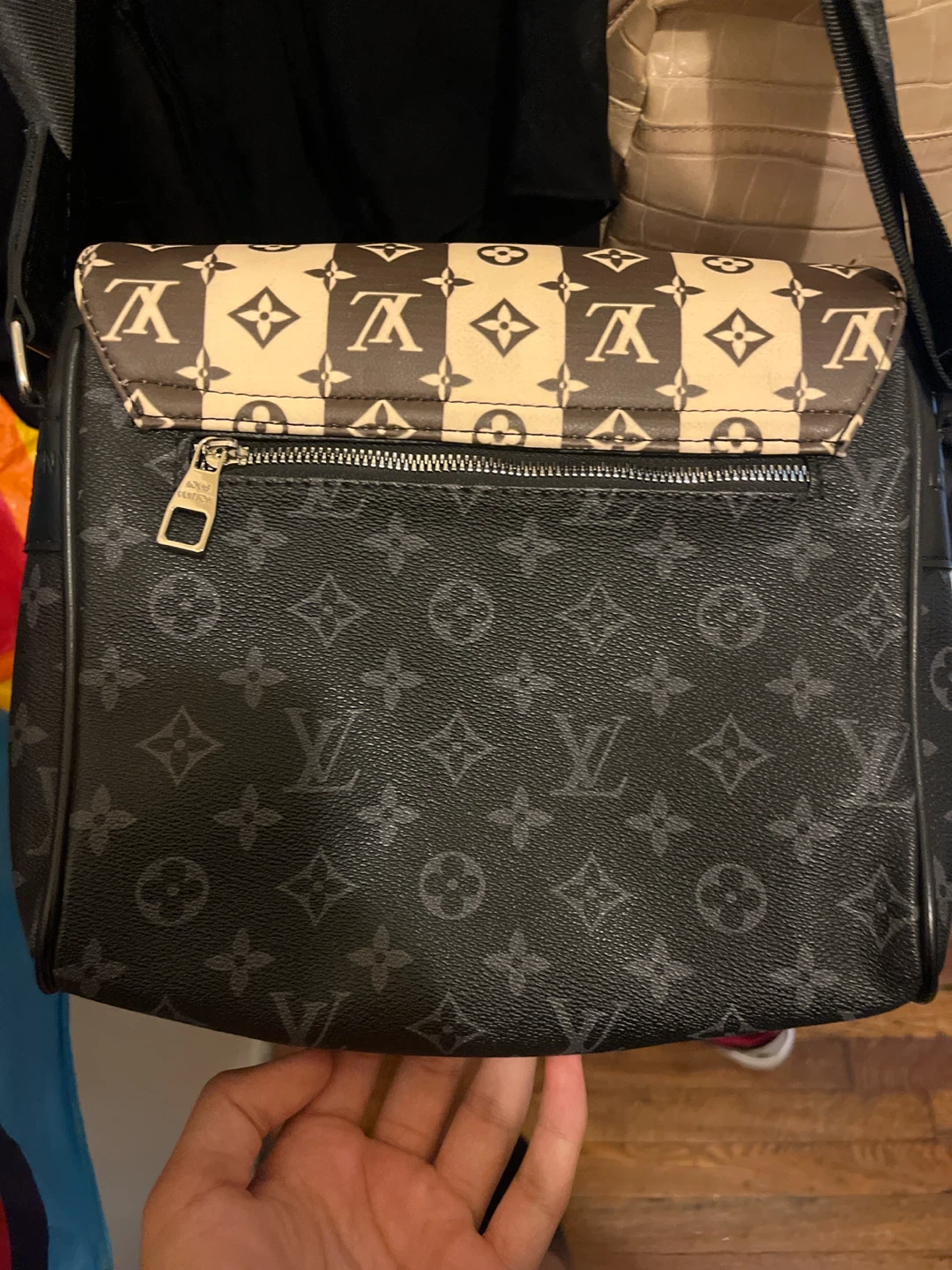 LV messenger bag - photo 2